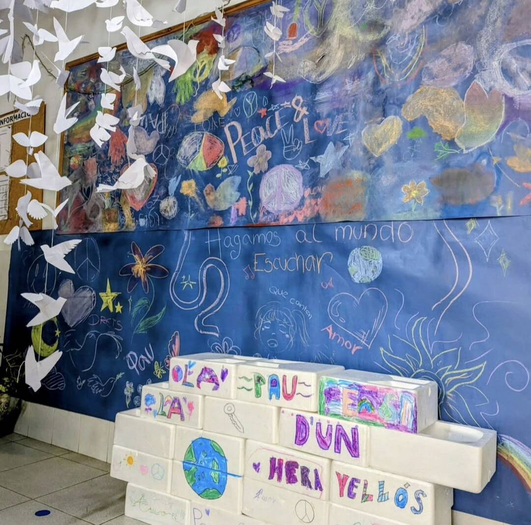 ELS CURSOS DE 2N EP I 2N D'ESO PREPAREN EL DIA DE LA PAU