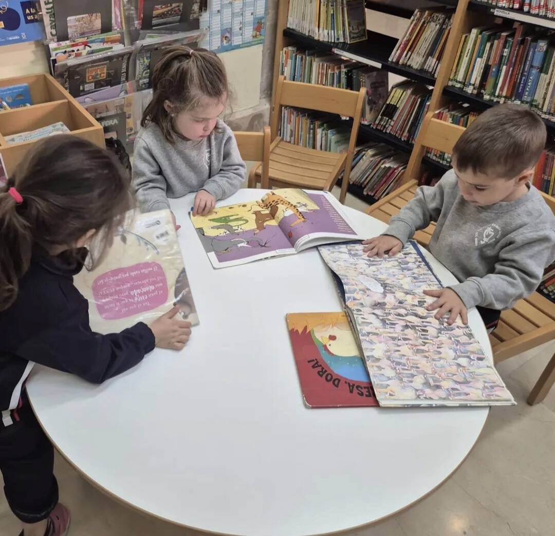 VISITA A LA BIBLIOTECA 4T EI