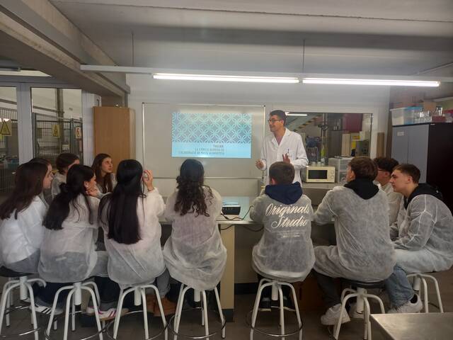 Alumnat de Batxillerat visita els laboratoris del campus ETSEA (UdL)