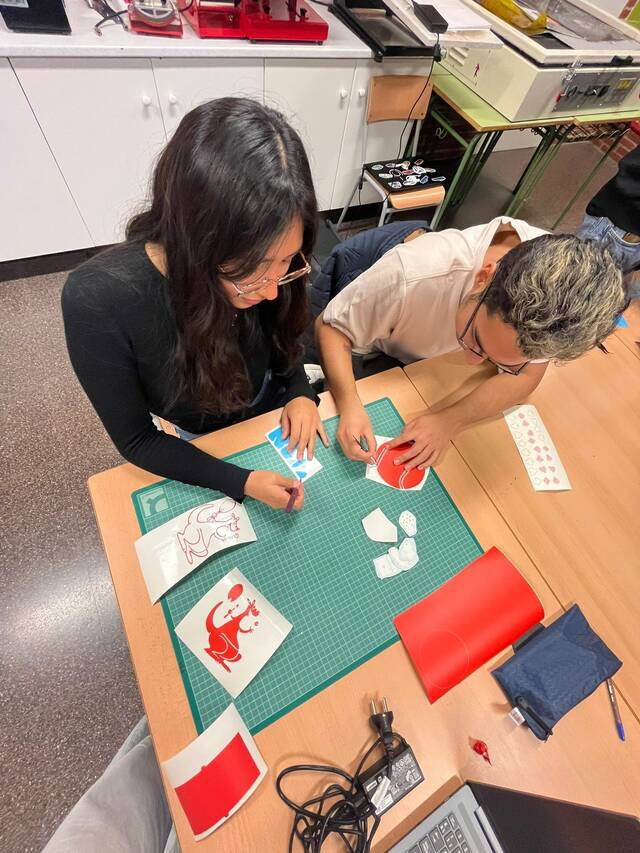 Pràctiques de vinils al taller d'Arts Gràfiques