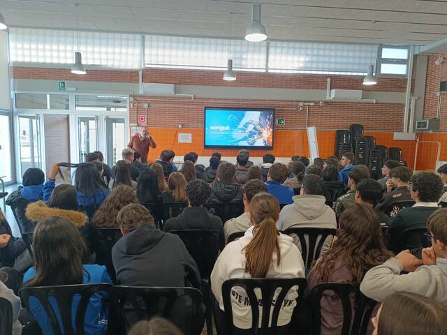 Xerrada #FemSectors de la COELL per alumnat de FP