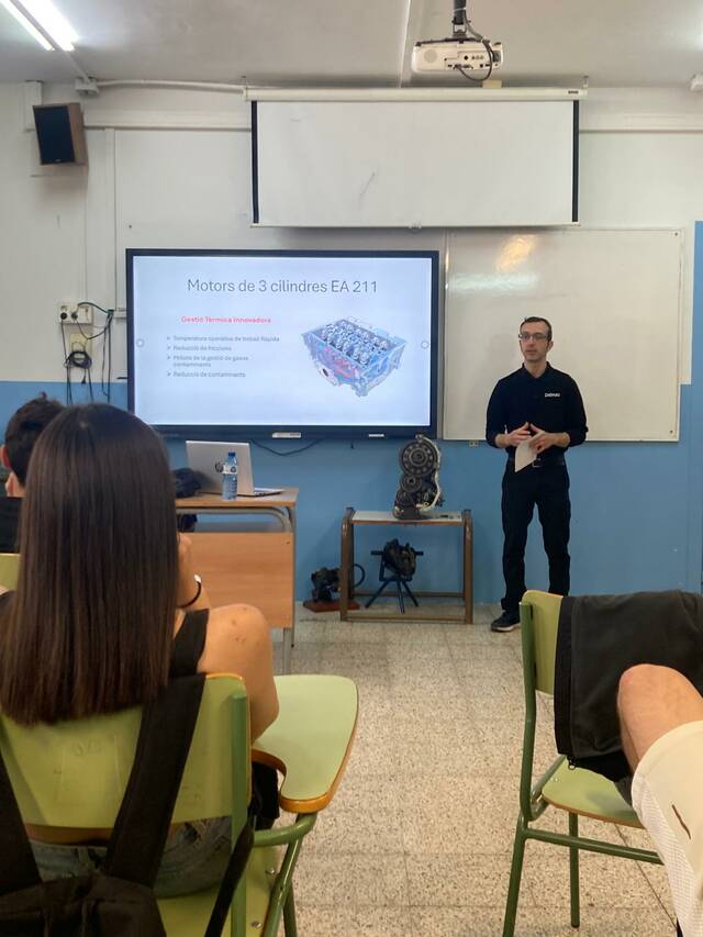 Jornada tècnica de motors de 3 cilindres per l’alumnat d’EVA