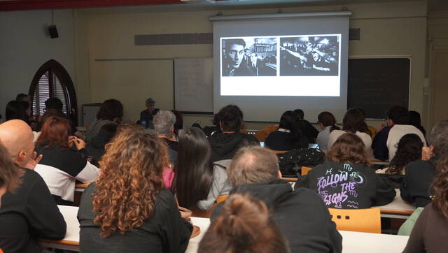 1r del CFGS d’Imatge assisteix a una conferència del fotoperiodista Alessandro Cosmelli