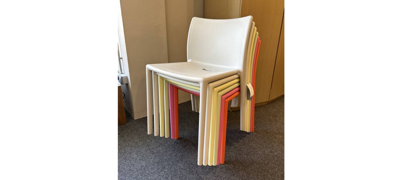 SILLA MODELO MAGIS