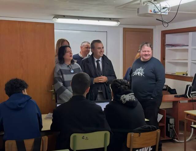 El conseller d’educació visità la nostra escola.