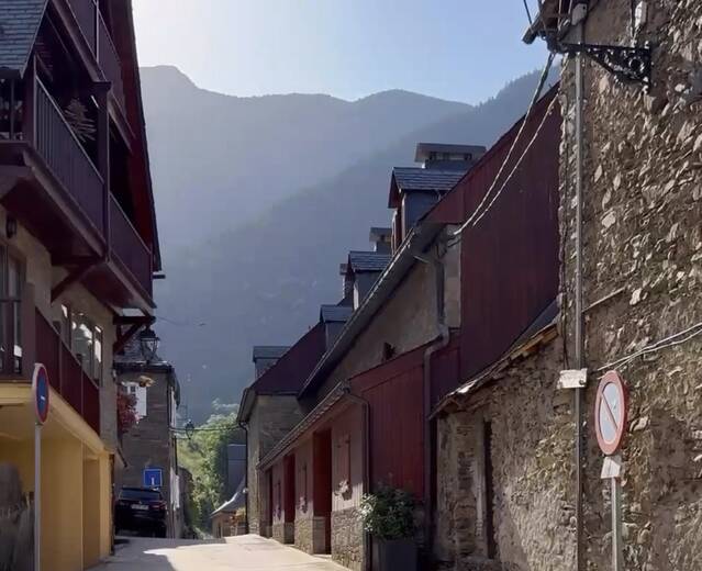 Aguest ostiu s’apariarà era pavimentacion deth Carrèr Ilia de Vilac