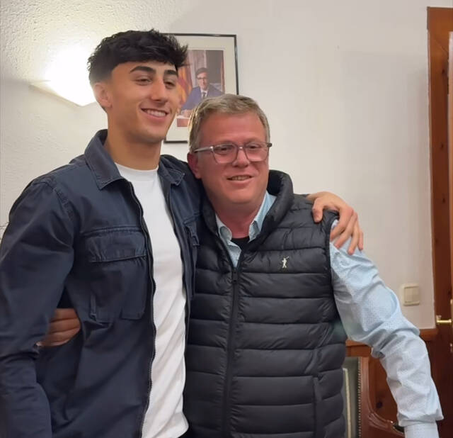 Aumenatge de Les ath sòn vesin e pilòt de F2, Mari Boya