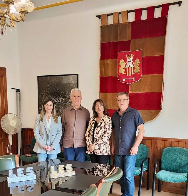 Er Ajuntament de Les recebec era visita dera delegada de Justícia der Alt Pirineu e Aran, Gemma Castells