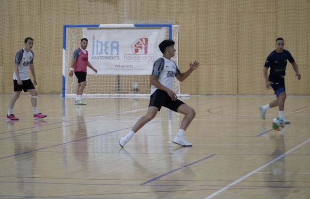 Es pròplèus 20 e 21 de junh arribe era 16au edicion des 30 ores de Fotbòl Sala Vila de Vielha, que se celebrarà en Palai d’Espòrts