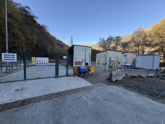 Eth departament de Territòri avale era planta de gas propan que distribuís gas GLP (Gas Liquat deth Petròli) en tot eth pòble de Vielha d’ençà de 2009