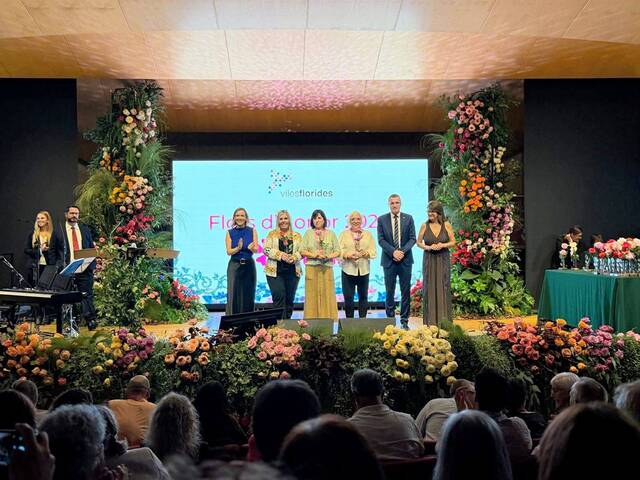 Vilac artenh 3 flors ena Gala de flors de Viles Florides 2026