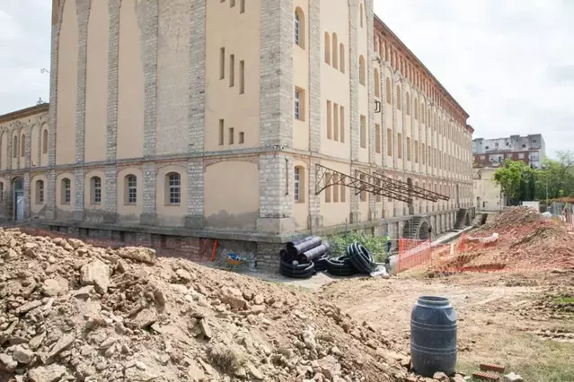 Cervera protegeix l’històric edifici del Sindicat per reparar les goteres