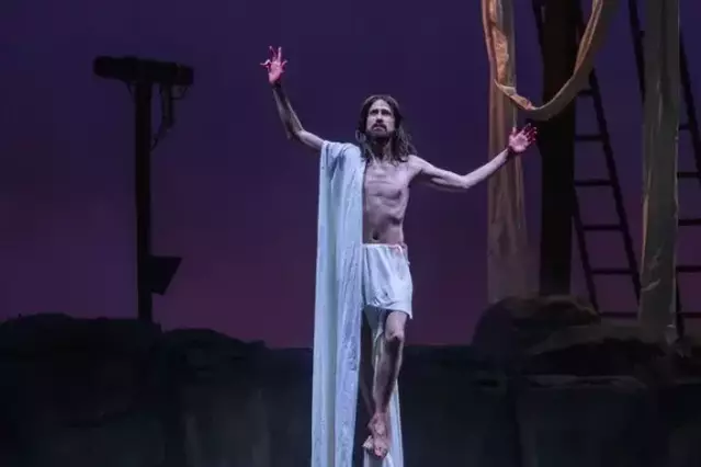 La Passió de Cervera emociona en la seva estrena