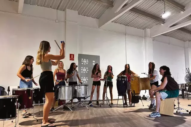 Les Band Tokades reivindiquen la percussió a l’Aquelarre