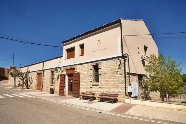 Tarroja de Segarra estalviarà un 90% d'energia amb el nou ajuntament