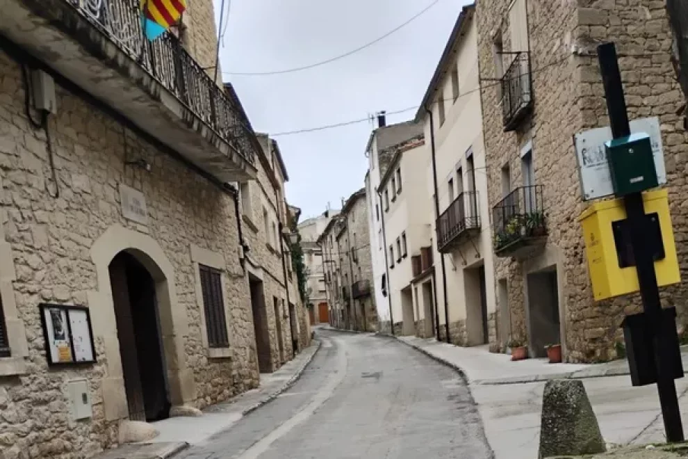 A punt el traspàs de la travessia al consistori de l'Espluga