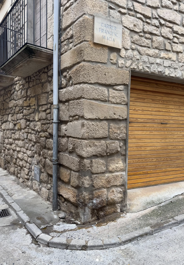 Arbeca denuncia incivisme als seus carrers