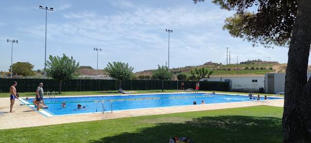 Arbeca i Juneda obren les piscines de forma anticipada