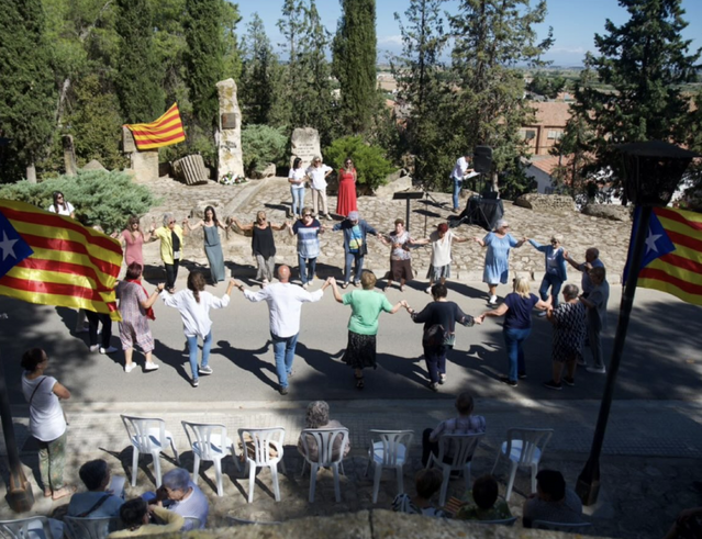 Arbeca rep la Diada a pas de sardana