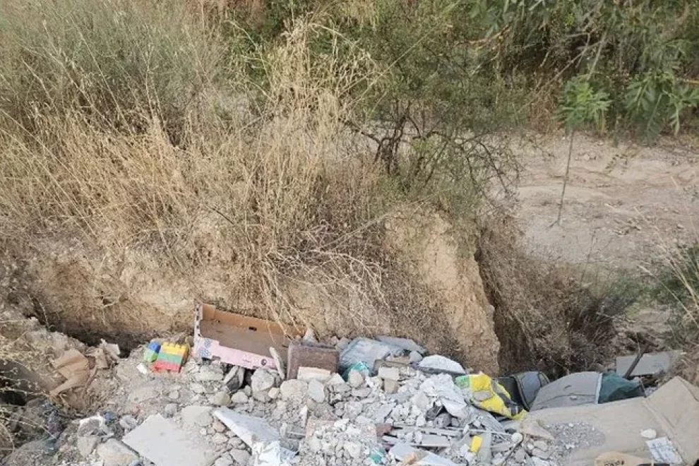 Cervià alerta d’abocaments incontrolats malgrat la recollida porta a porta