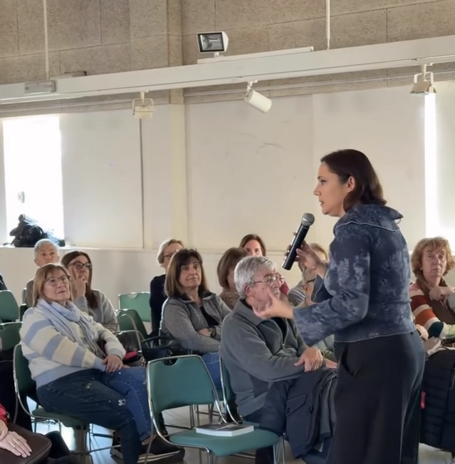 Conferència d'Eva Comas-Arnal autora de la novel·la “Mercè i Joan”