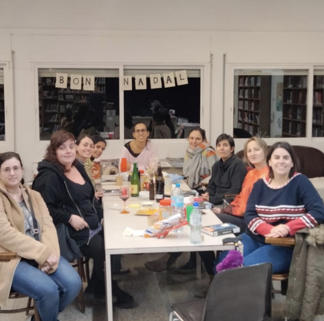 El club de lectura feminista d'Arbeca analitza 