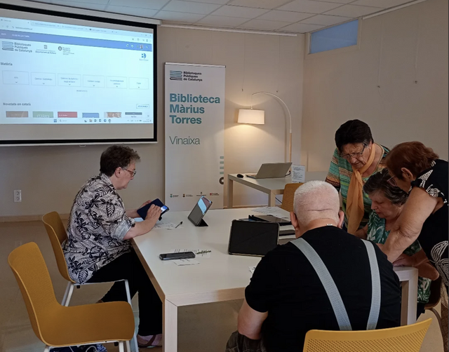 Formació digital a la biblioteca de Vinaixa