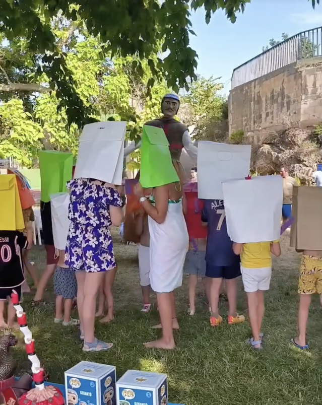 Històries de gegants a les piscines de Juncosa