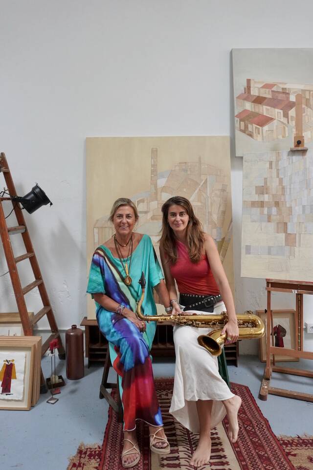 Inauguració de l’exposició de Gasset a Mas Blanch i Jové amb concert de Marta Duran