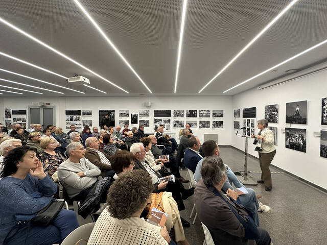 Inauguren l'exposició “Dos fotògrafs, un objectiu” a l'Arxiu