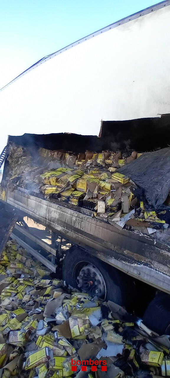 Incendi d’un camió a l’AP-2 a les Borges