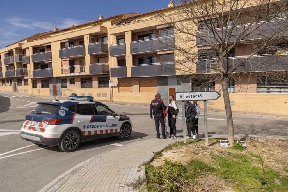 Intenten okupar de nou sis habitatges del bloc desallotjat de les Borges
