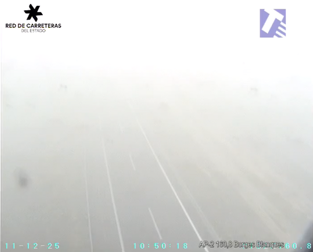 La densa boira redueix la visibilitat entre Juenda i Castelldans