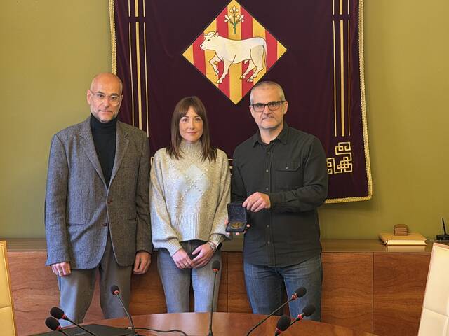 L’Ajuntament de les Borges Blanques rep la medalla de La Trinité (Martinica) en un acte a la sala de plens