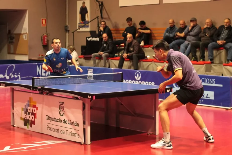 L’Enoli Les Borges competeix, però cau a casa del líder Priego