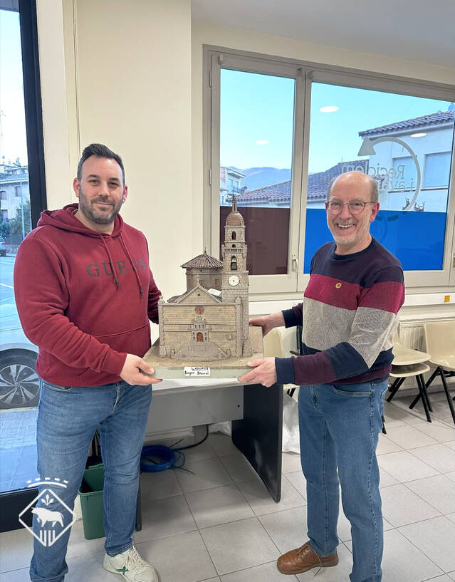 Les Borges rep una maqueta de l'Església de l'Assumpció