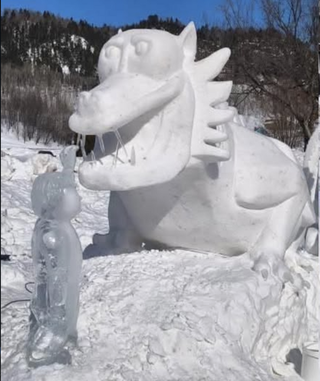 L'escultora Íngrid Tost sorprèn amb un Marraco de gel al Quebec