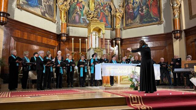 L'Orfeó Terrall omple d'emoció nadalenca l'església de les Borges