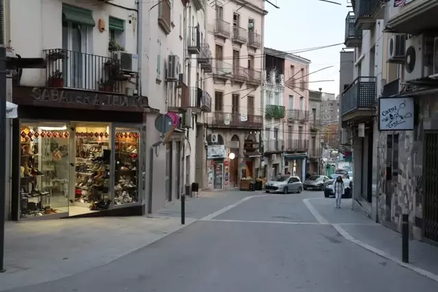 Queixes de comerciants després de l’entrada en servei de la ‘zona blava’ gratuïta