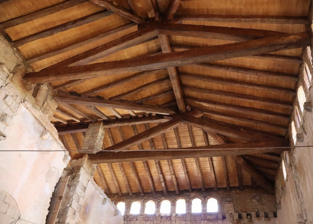 Restuaren la coberta del castell de l'Espluga