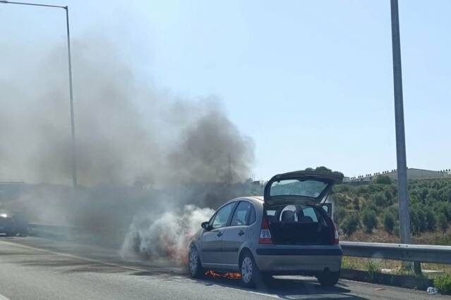Tallen l’AP-2 a Castelldans per l’incendi en un cotxe