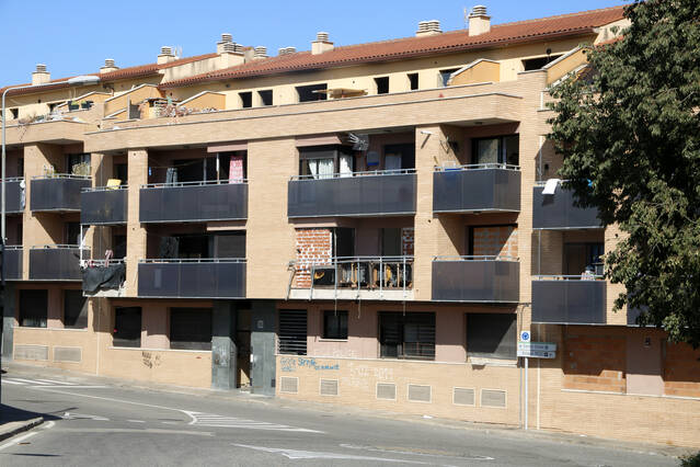 Ultimàtum als inquilins del bloc ocupat de les Borges Blanques perquè desallotgin l'edifici