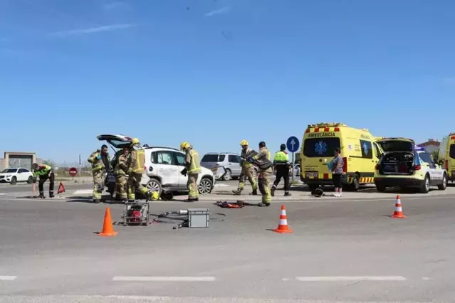 Un ferit greu en una col·lisió entre dos cotxes a l’N-240 a Juneda