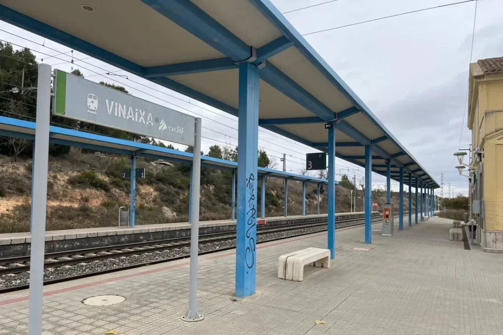 Una vintena de viatgers de Renfe es queden tirats dos hores a Vinaixa