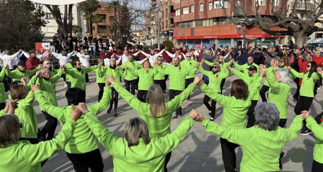Vuit colles sardanistes a la Ballada de l’Oli