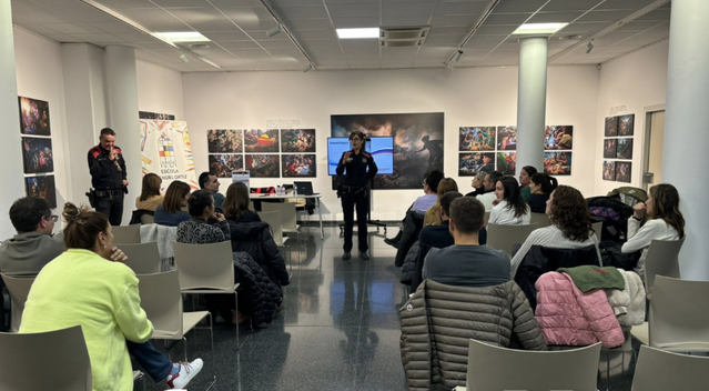 Xerrada sobre Internet dels Mossos al CAMP de Juneda