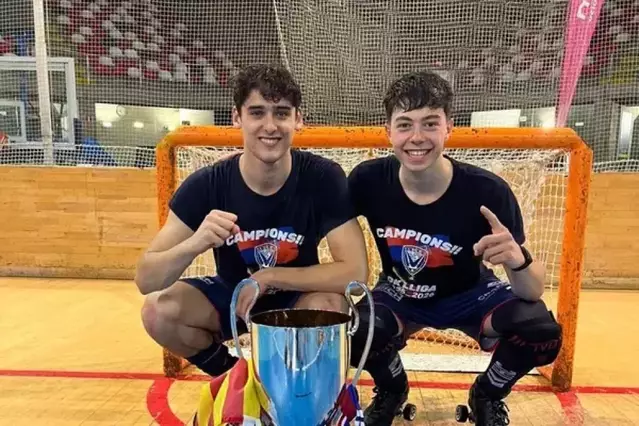 Biel Llanes i Àlex Cardil, fan història al guanyar la Lliga d’hoquei patins amb l’Igualada