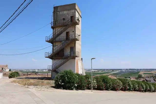Compte enrere per al mirador panoràmic del Pla en un antic edifici de ràdio