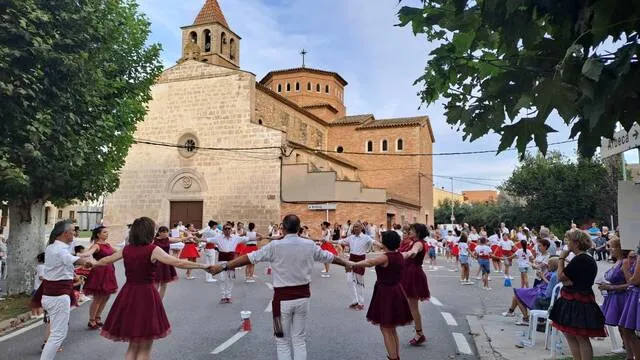 Dinou colles sardanistes al concurs de Vilanova de Bellpuig