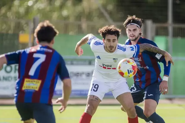 El Mollerussa cau a l'última mitja hora a L'Escala (3-1)